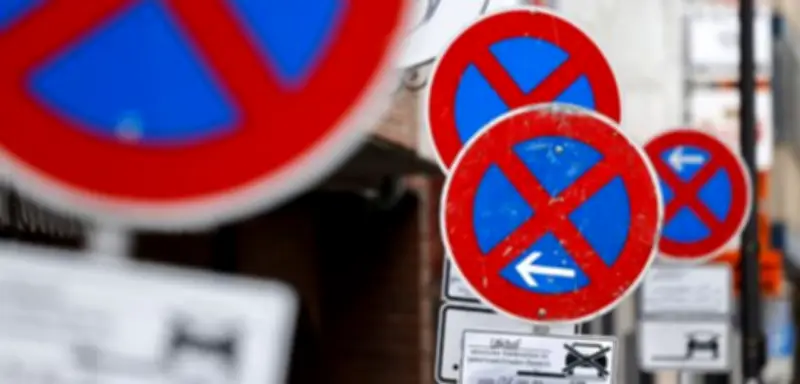 Gerichtsurteil in NRW: Abschleppkosten vorerst nicht erlaubt – Formfehler der Landesregierung