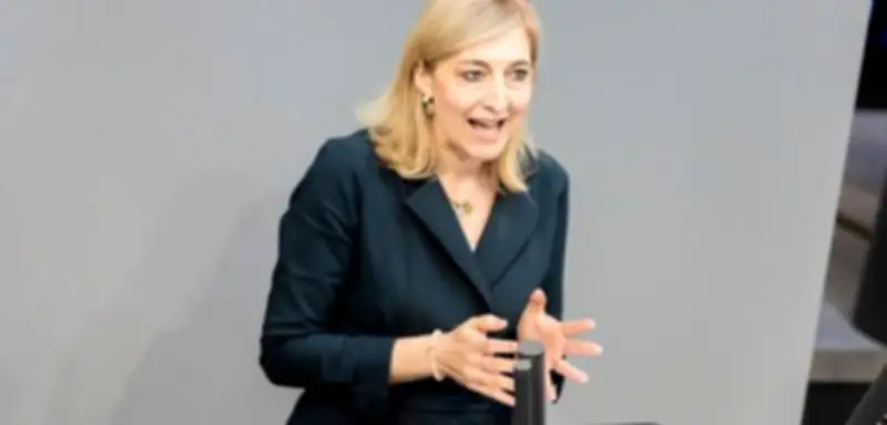 Gesundheitsministerin Warken plant Reform: Gutverdiener sollen stärker belastet werden