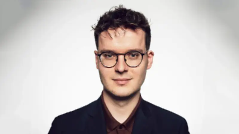 Gesundheitsministerin Warken startet harte Sparreform: Kassenfusion gefordert