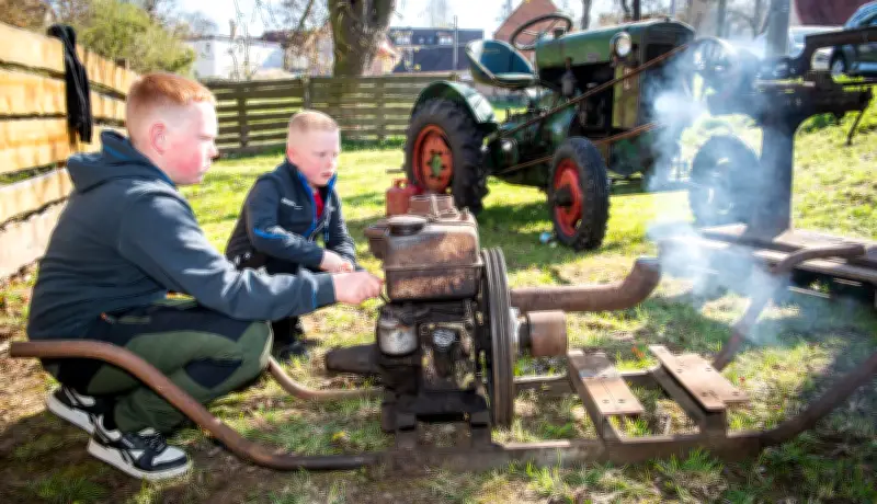 Gieckau brummt: Maschinenstart lockt mit historischer Landtechnik und Oldtimern
