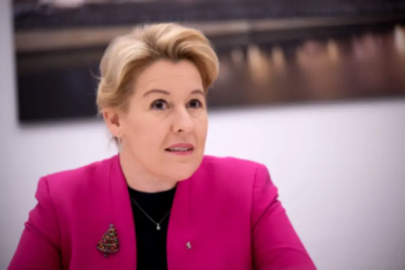 Giffey zweifelt an Tankrabatt: Preisdeckel statt Rabatt gefordert