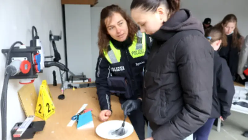 Girls' & Boys' Day: So wirbt die Polizei Schwerin um Nachwuchs