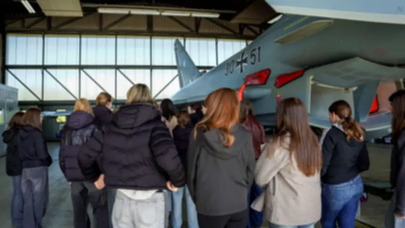Girls‘ Day in Laage: Mädchen entdecken Berufe bei der Luftwaffe