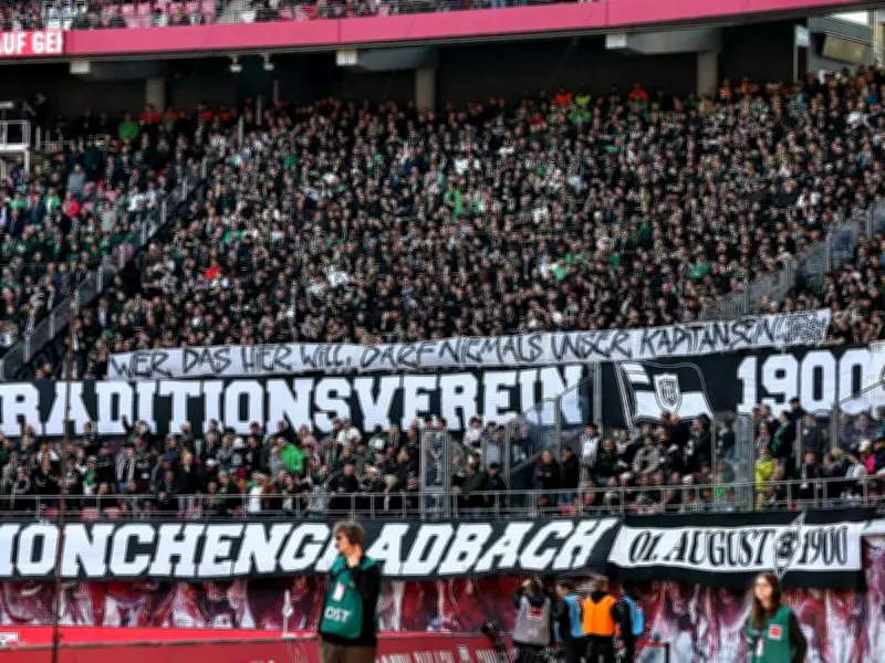Gladbach-Fans protestieren mit Bannern gegen Kapitän Reitz vor Wechsel zu RB Leipzig