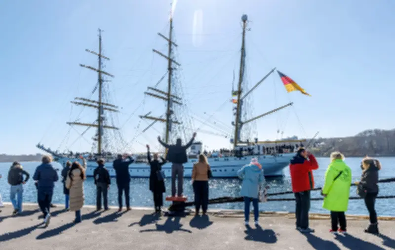 Gorch Fock startet historische Amerikareise: Atlantiküberquerung mit jungen Freiwilligen