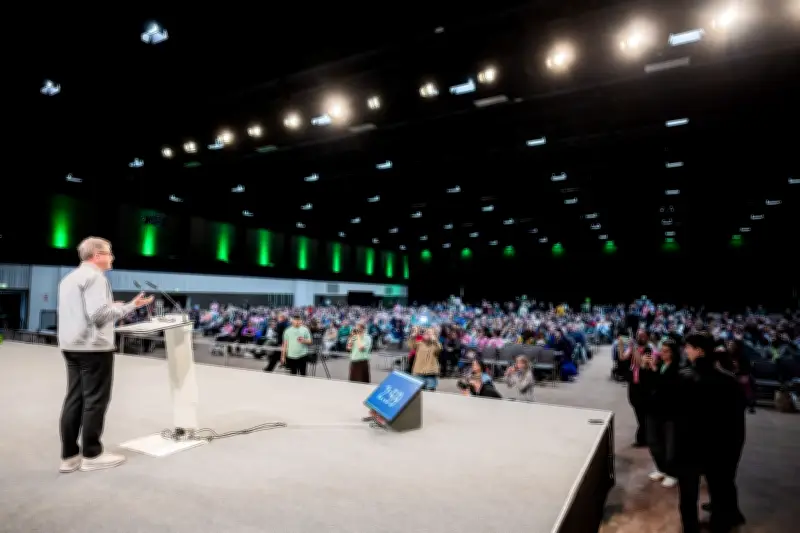 Grünen-Parteitag in Berlin: Delegiertenversammlung statt erhoffter Großtreffen