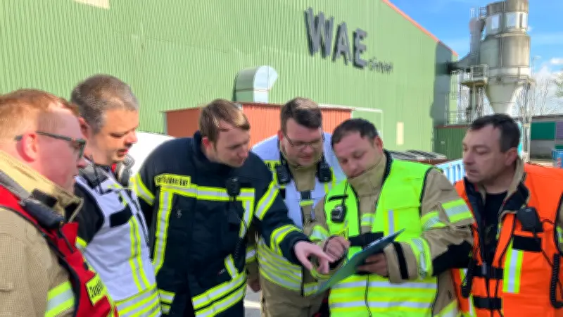 Großbrand auf Deponie in Edersleben: Biwapp warnt vor Geruchsbelästigung