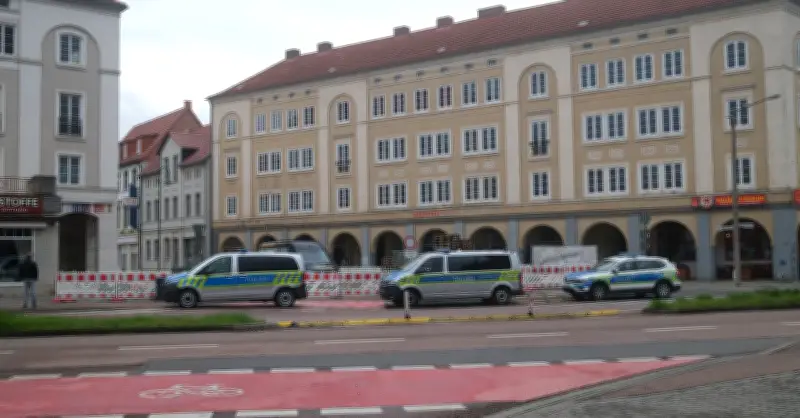 Großeinsatz in Dessau: Polizei rückt nach Bedrohungslage in Kavalierstraße an
