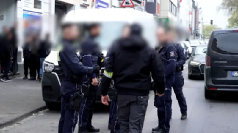 Großeinsatz in Gelsenkirchen: Mann nach Polizeiaktion auf Bismarckstraße festgenommen