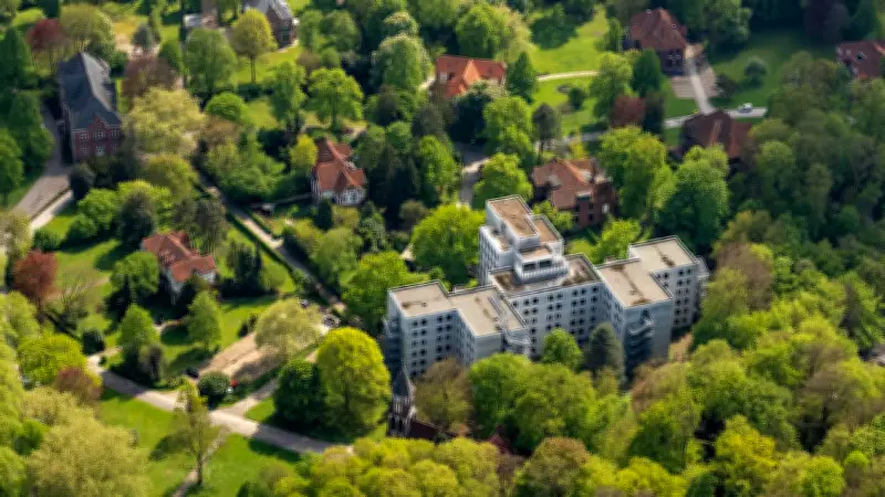 Großeinsatz in Viersen: Gefährlicher Häftling (19) aus Psychiatrie geflohen – Polizei warnt vor Bewaffnung