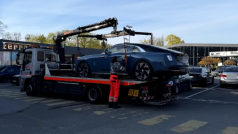 Großrazzia gegen Autoschieber-Clan: 1,1 Mio. Euro und Luxusautos sichergestellt