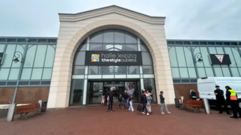 Halle Leipzig The Style Outlets feiert 10. Geburtstag mit Beauty-Lounge, Jobmesse und Riesen-Kuscheltieren