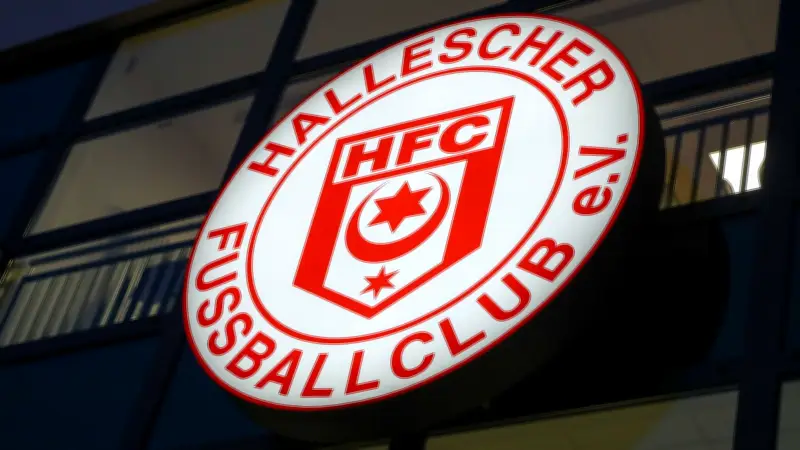 Hallescher FC peilt Aufstieg: Torjäger mit Strahlkraft im Visier