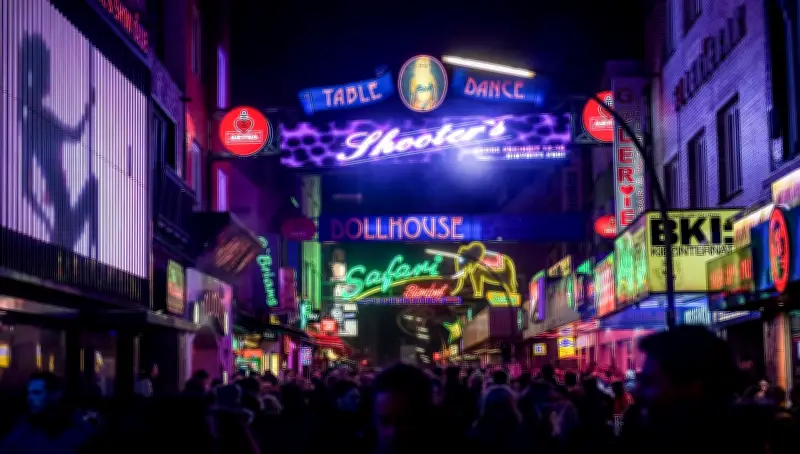 Hamburgs Reeperbahn: 400 Jahre Geschichte zwischen Rotlicht und Kultur