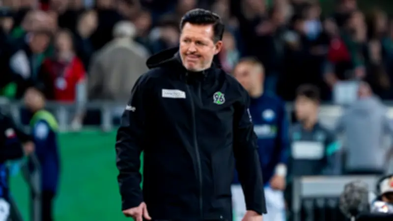 Hannover-96-Trainer Titz: Reporter soll für Mannschaftskasse spenden