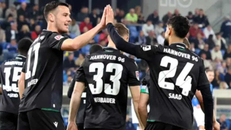 Hannover-96-Verteidiger kündigt Alkoholverzicht bei möglicher Aufstiegsfeier an