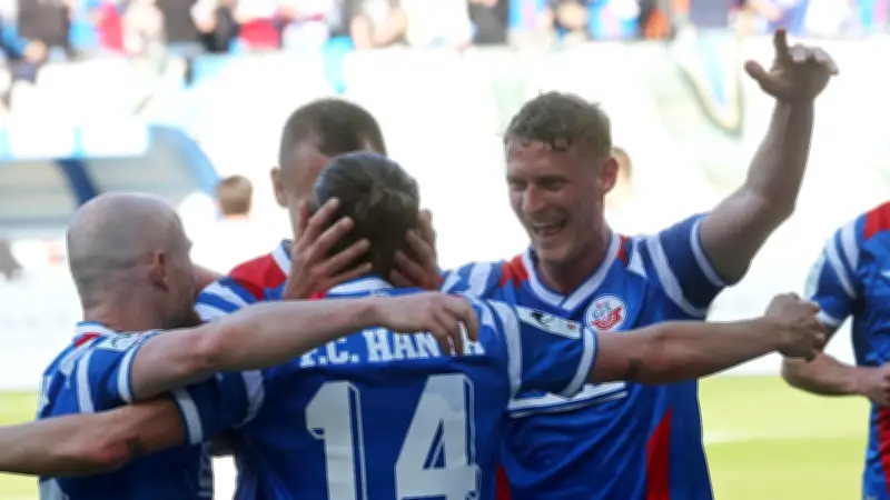 Hansa Rostock im Aufstiegsfieber: Kogge setzt mit Kantersieg deutliches Zeichen