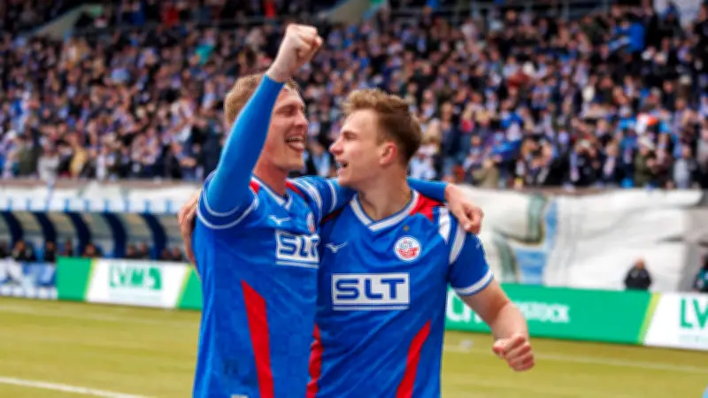 Hansa-Star Carstens kehrt sensationell zurück: Vom Sofa direkt in die Startelf