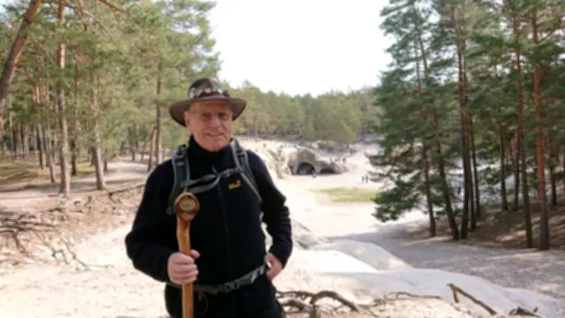 Harzer Wandernadel feiert 20 Jahre: 83-jähriger Wanderkaiser sammelt 45. Titel