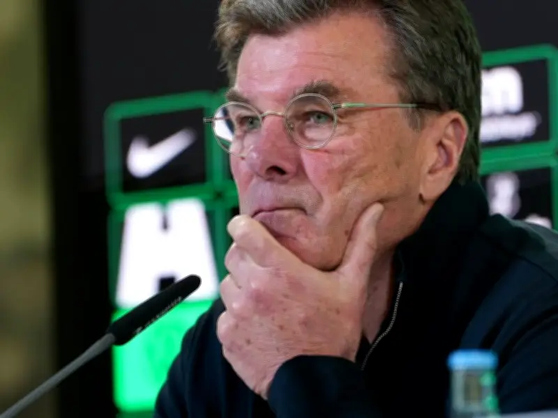 Hecking verärgert: „Scheiß Fragen“ zur Zukunft nach Remis