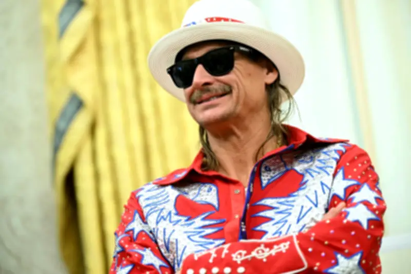 Hegseth fliegt mit Kid Rock in Kampfhubschraubern – Kritik von Newsom