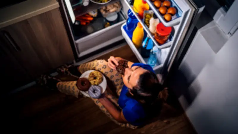 Heißhunger am Abend? Dieser Trick beendet Snack-Attacken sofort