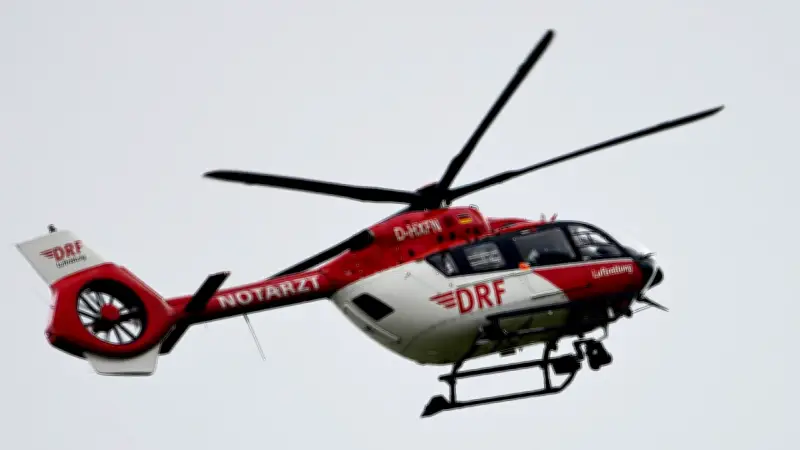 Heißluftföhn verursacht schwere Verletzungen: Verpuffung bei Autoreparatur in Roding