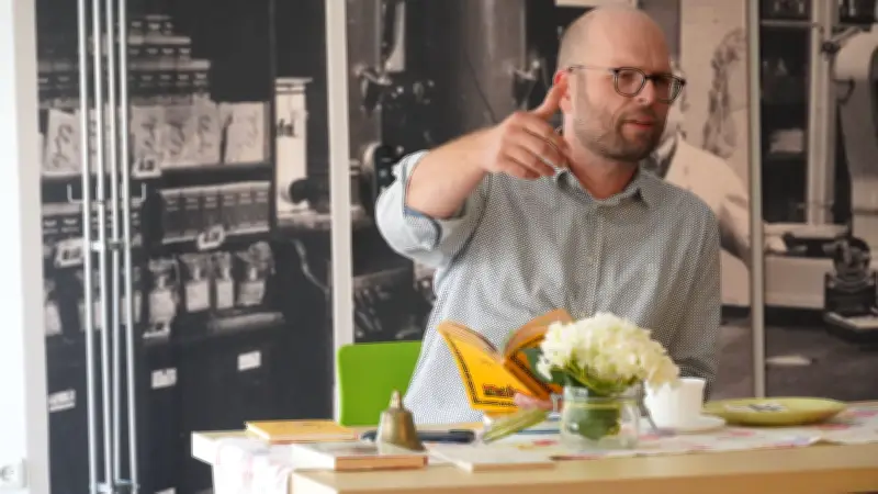 Heimatverein lädt zu „Kaffee up Platt“ mit Nils Köpnick ein