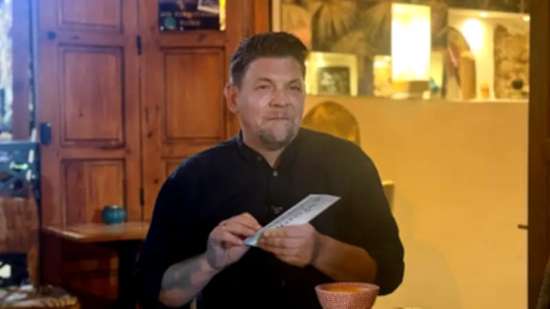 Hexenschuss bei Kitchen Impossible: Tim Mälzer kämpft trotz Schmerzen weiter