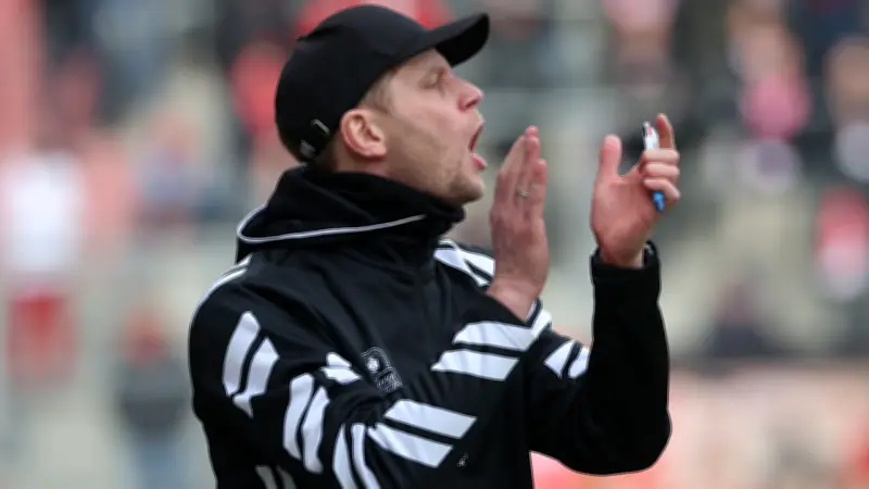 HFC will Trainer-Vertrag festigen: Ausstiegsklausel von Robert Schröder soll gestrichen werden