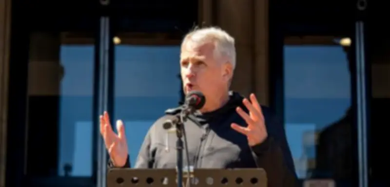 Historiker Timothy Snyder warnt vor Staatsstreich in den USA durch Trump nach russischem Vorbild