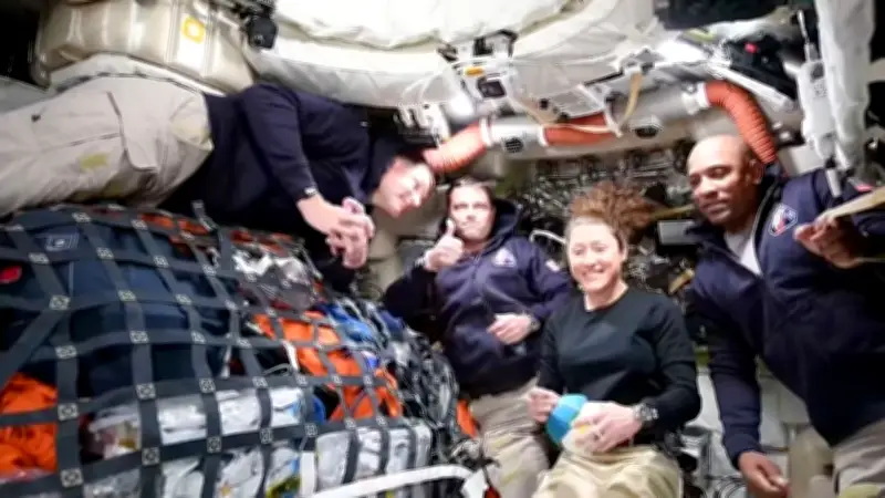 Historische Mondmission: Artemis 2-Astronauten senden atemberaubende Erdfotos aus dem All