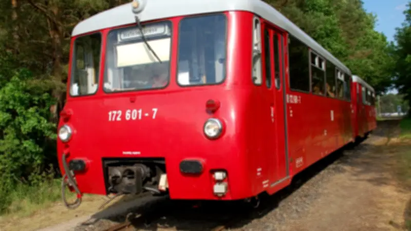 Historische Sonderfahrt: Mit dem legendären 'Ferkeltaxi' von der Seenplatte nach Rostock