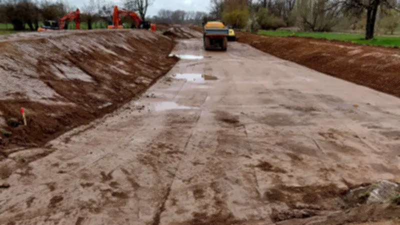 Hochwasserschutz in der Elsteraue: Deichbau von Ostrau bis Maßnitz startet endlich