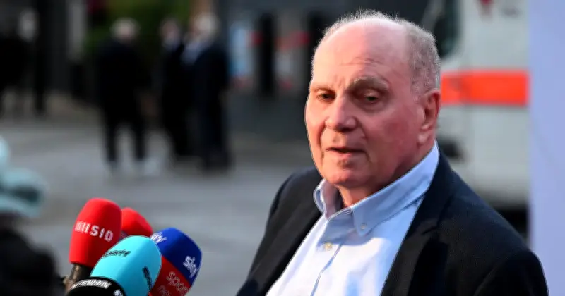 Hoeneß erzählt kuriose Tuchel-Anekdote: 'Hat Stanisic gefragt, ob er Deutsch kann'