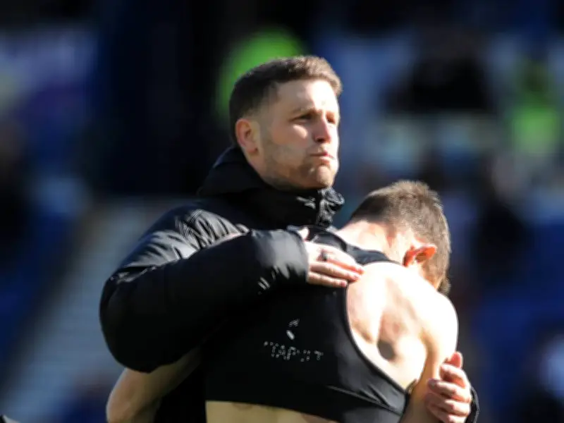 Hürzeler weist Bayer Leverkusen-Gerüchte deutlich zurück