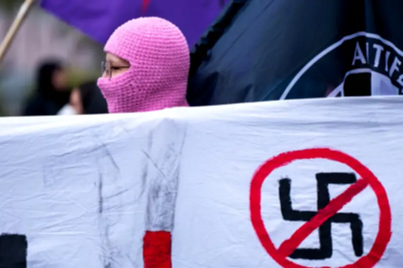 Hunderte demonstrieren in Berlin-Friedrichshain nach brutaler Machetenattacke