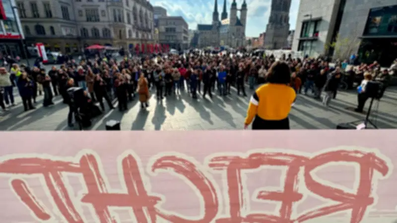 Hunderte demonstrieren in Halle gegen sexualisierte Gewalt: „Es reicht!“