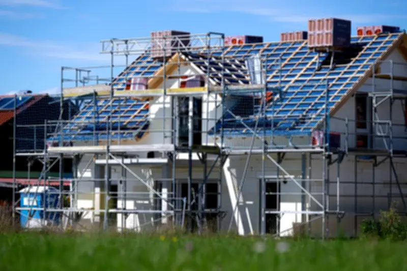 Iran-Krieg treibt Baukosten: Hausbauer zahlen drauf