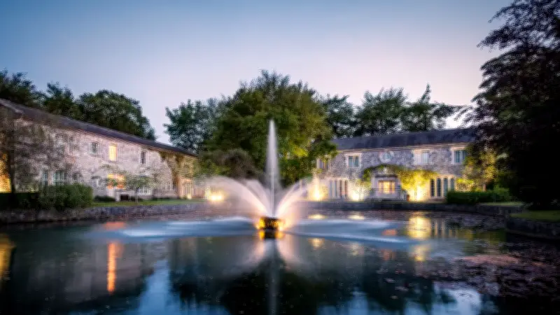 Irland: Historisches Luxusdorf Village at Lyons für 20 Millionen Euro zu verkaufen