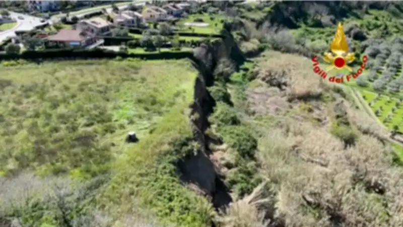 Italien nach Unwetter: Gigantischer Erdrutsch spaltet Region Molise – Notstand ausgerufen
