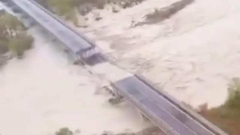 Italien: Wichtige Autobahnbrücke nach tagelangem Starkregen eingestürzt