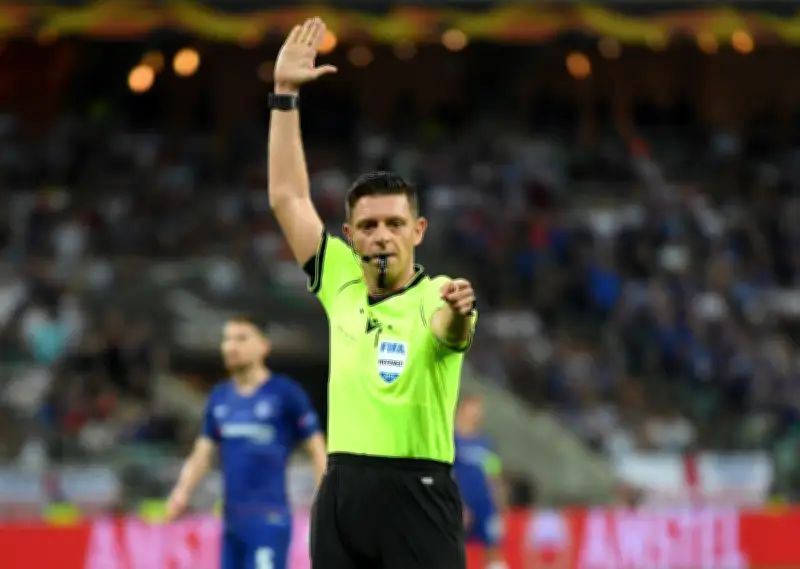 Italienischer Fußball: Schiedsrichter-Chef im Visier der Justiz