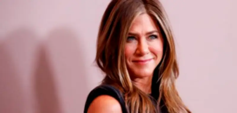 Jennifer Aniston teilt seltene Privatfotos mit neuem Freund bei Instagram