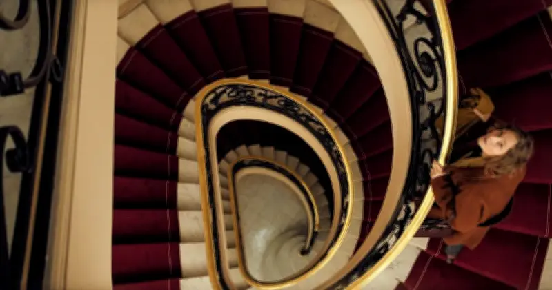 Jodie Foster in 'Paris Murder Mystery': Hypnose und Psychoanalyse im verschachtelten Krimi