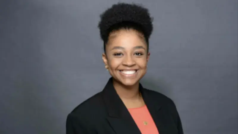 Joena Wohlenberg: Vom Sport-Volontariat zur festen Video-Reporterin in Berlin