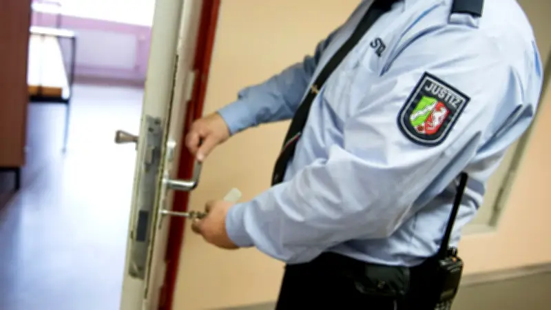 Justizministerin Hubig will Schwarzfahren entkriminalisieren - Kontroverse Debatte über Folgen