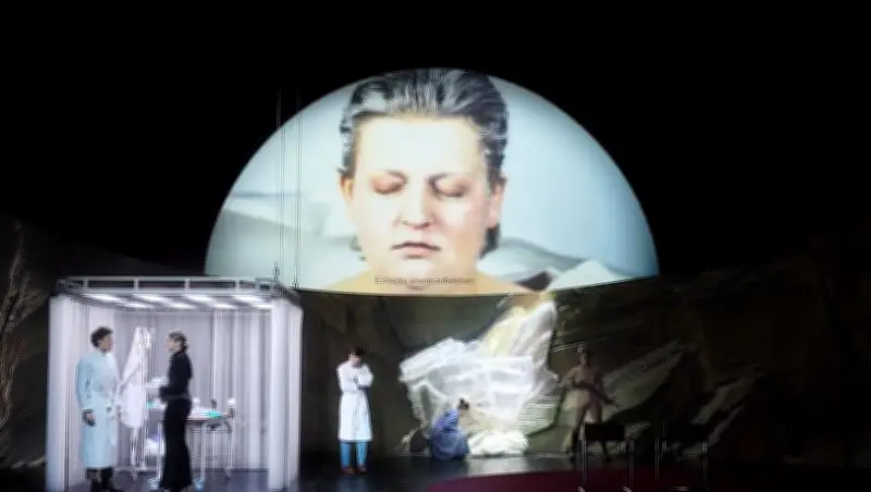 Kammerspiele frieren Eurydike ein: Oberflächlicher Orpheus-Mythos