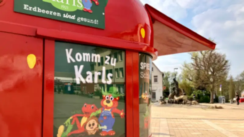 Karls Erlebnis-Dorf erobert den Harz: Erste Erdbeerbuden in Thale aufgestellt