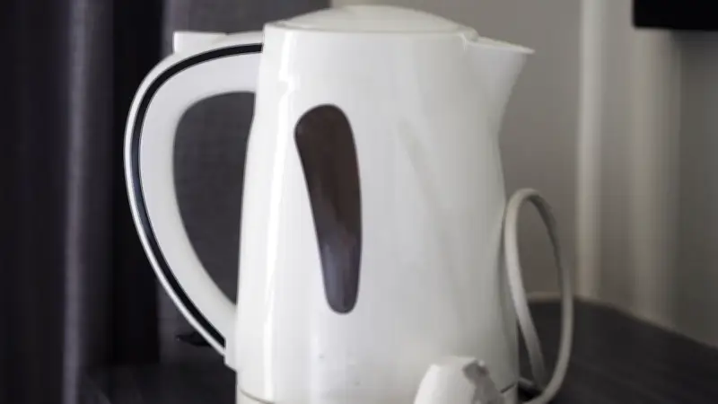 Kartoffelschalen gegen Kalk: Wie effektiv ist das Hausmittel für den Wasserkocher?